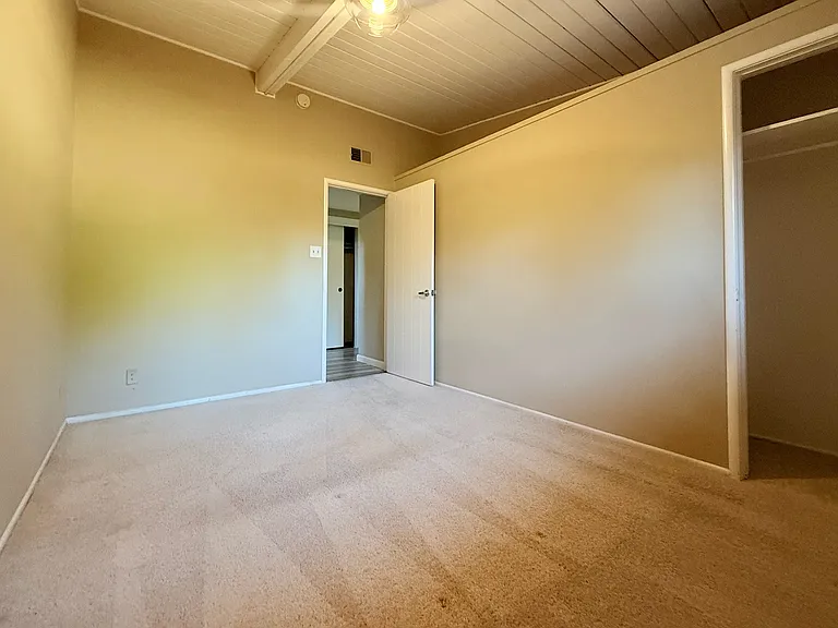 435 Dell Ave — Photo 31