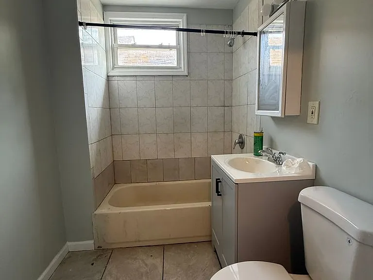 240 Halsted St — Photo 5