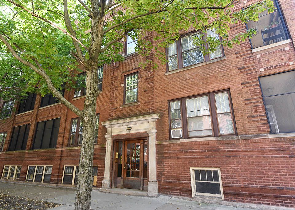 1st image of 2441 W Sunnyside Ave #1