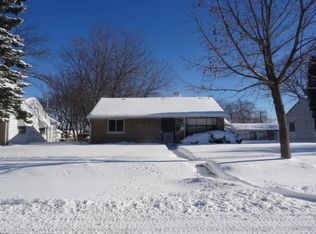 5746 N 32nd St, Milwaukee, WI 53209