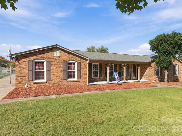 106 White Plains Dr, Kings Mountain, NC 28086