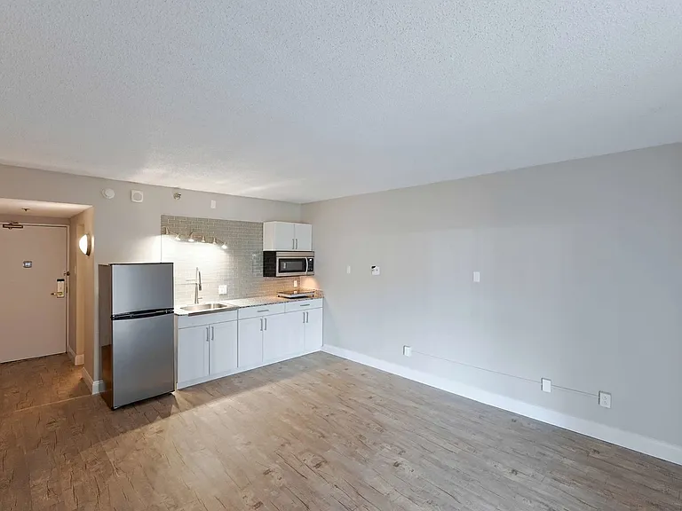 Alta Apartments — Photo 9