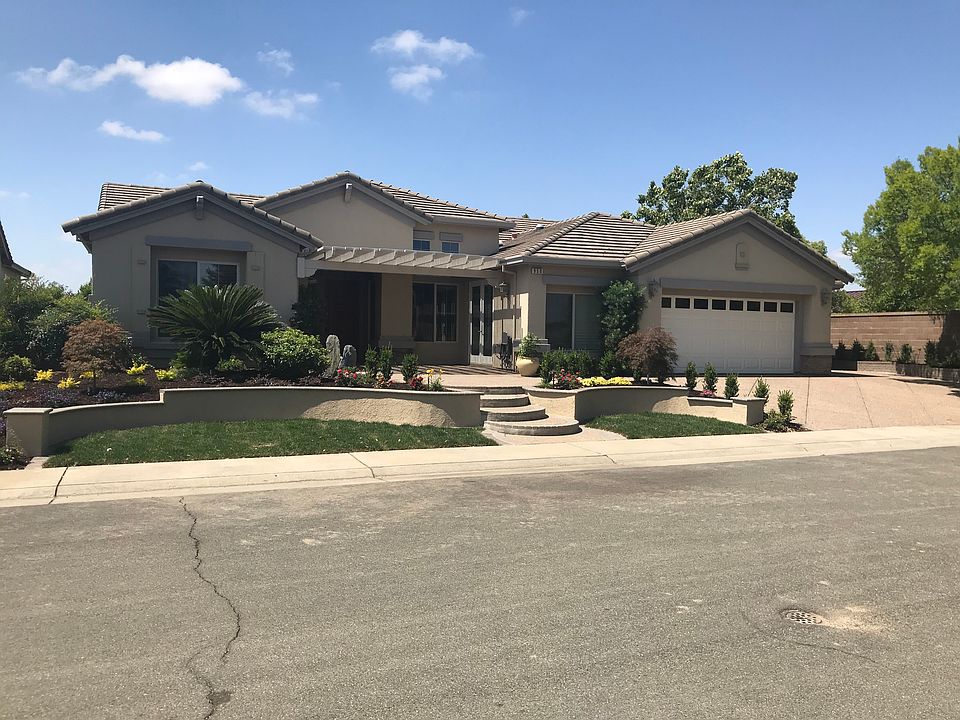 1st image of 950 Fairway Valley Pl