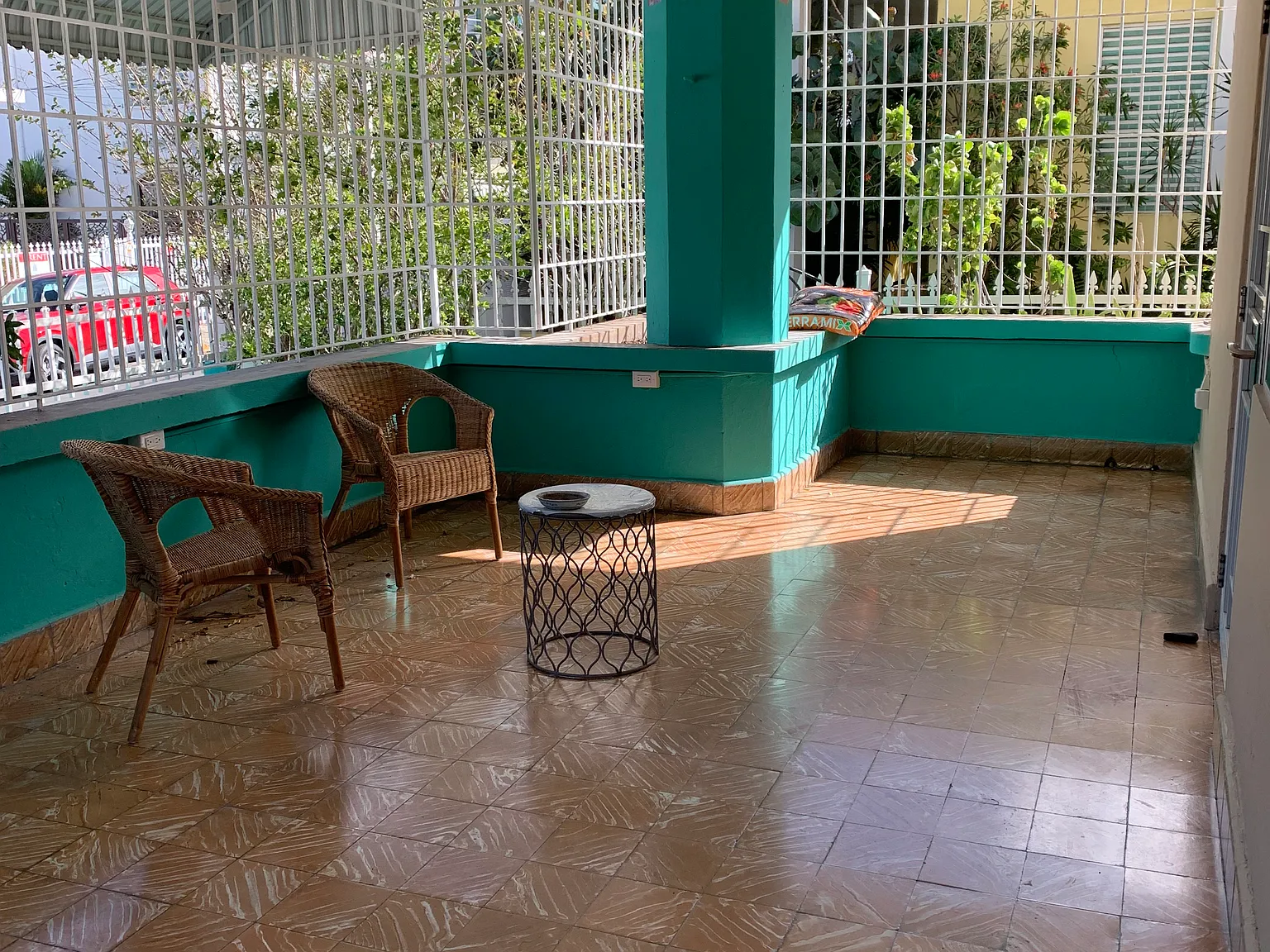 4 bed, $3,300 — Photo 1