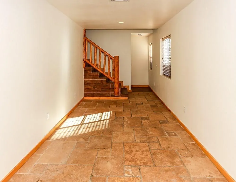 3 bed, 1797 sqft, $2,700 — Photo 4