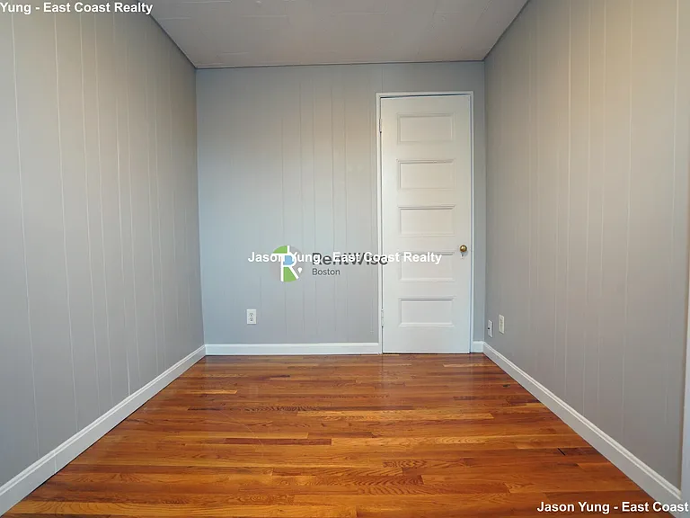 1055 Beacon St #6 — Photo 9