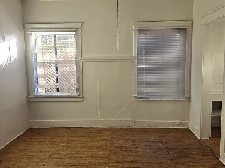 551 W 10th St #9 — Photo 2