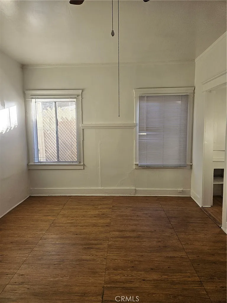 Building Photo - 551 W 10th St #9
