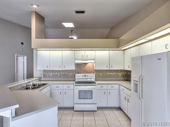 4th image of 250 Coral Reef Ct N