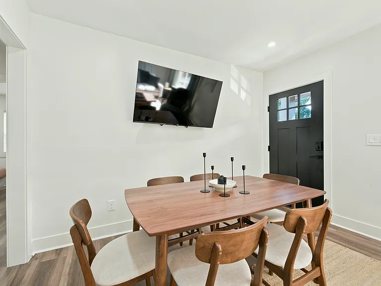 582 Hamilton E Holmes Dr NW — Photo 6
