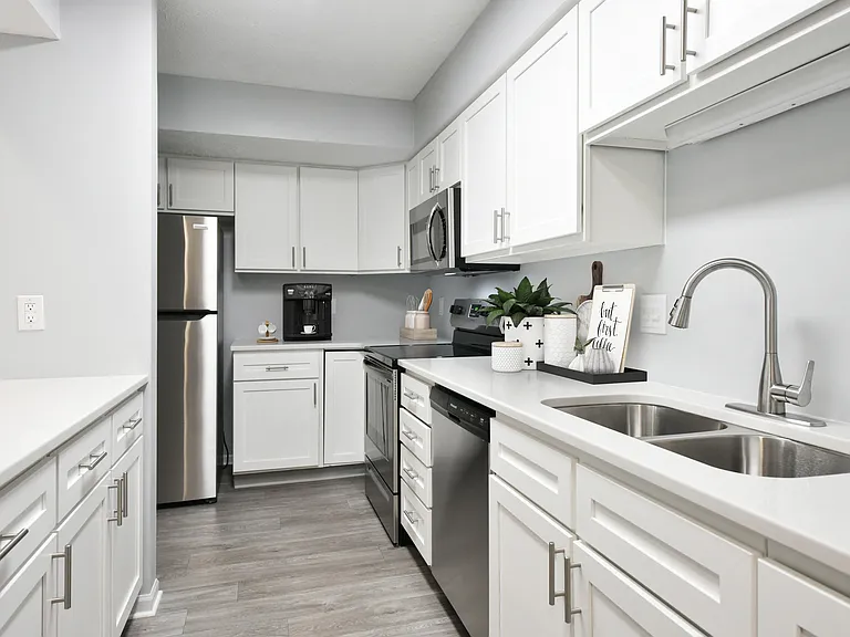 The Donovan Apartment Homes — Photo 2