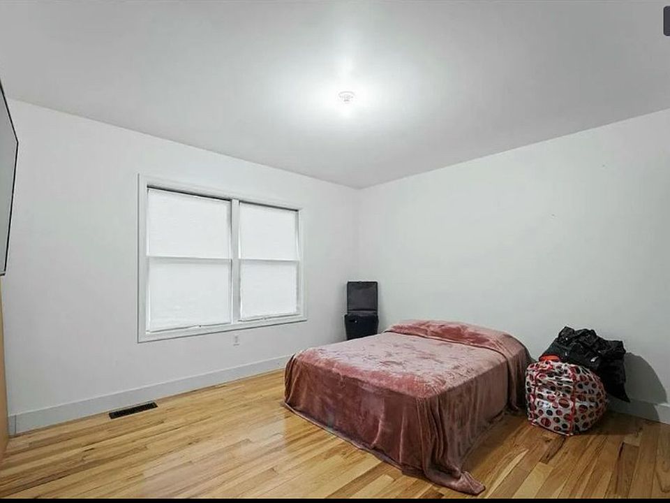 1st image of 118 Trellis Way