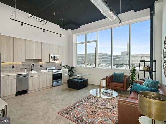 4th image of 1218-22 Snyder Ave #10