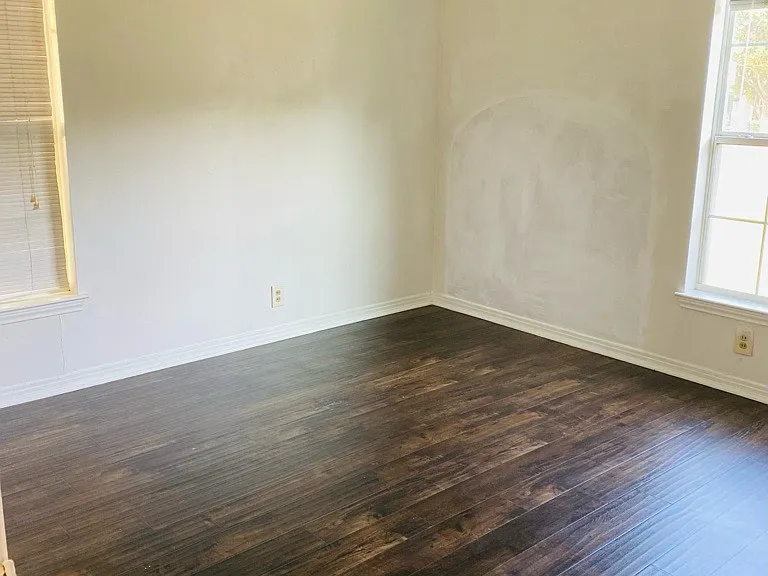 718 Crescent St — Photo 7