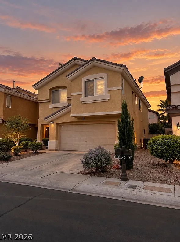 3 bed, 2.5 bath, 1714 sqft, $2,200 — Photo 1