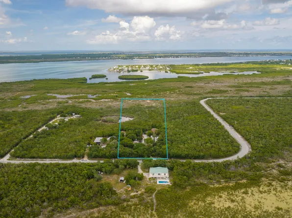 2231 Middle Torch Rd, Middle Torch Key, FL 33042