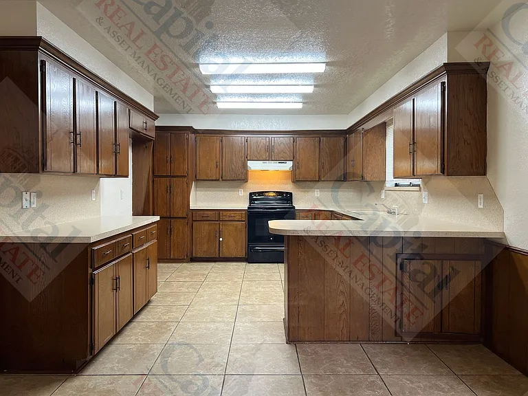 6717 W Britton Rd — Photo 8