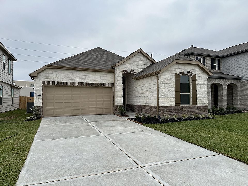 1st image of 3019 Kastania Ln N