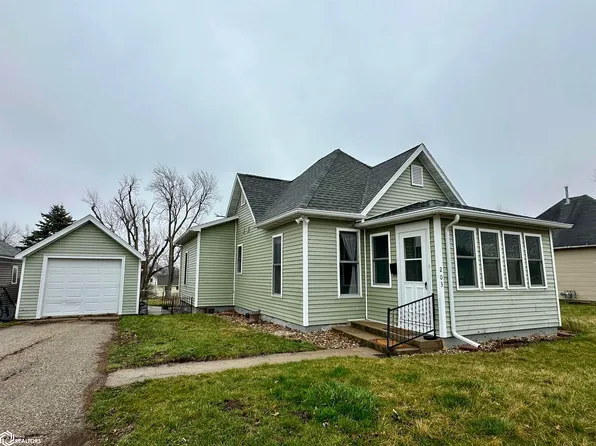 203 N 15th St, Marshalltown, IA 50158