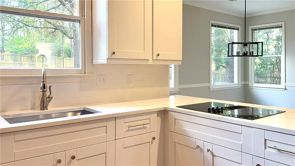 4 bed, 3.5 bath, 2545 sqft, $3,300 — Photo 3