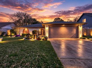 1142 Pinecroft Dr, Sugar Land, TX 77498