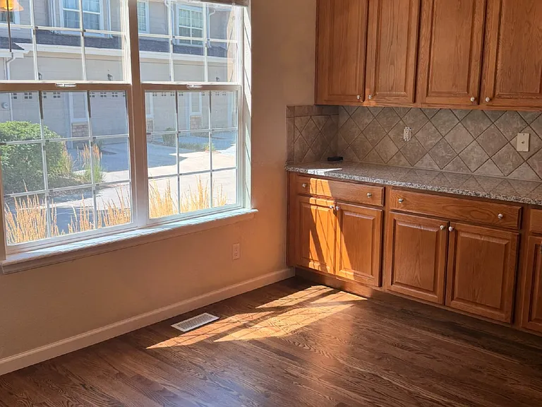 1613 Metropolitan Dr #C — Photo 4