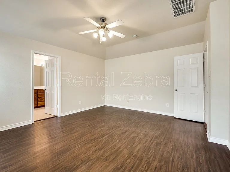 4216 Summersweet Ln — Photo 13