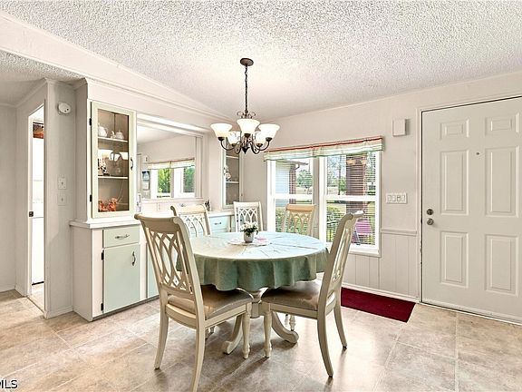 5th image of 10421 Circle Pine Rd