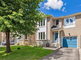 174 Flagstone Way, Newmarket, ON L3X2Z7