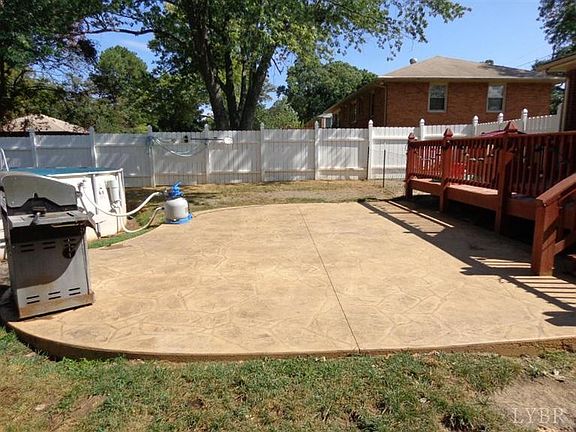 5th image of 120 Terrace Hill Dr