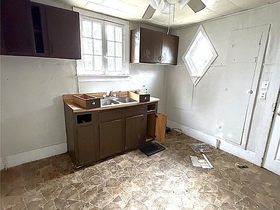 5th image of 316 Ewing Ave