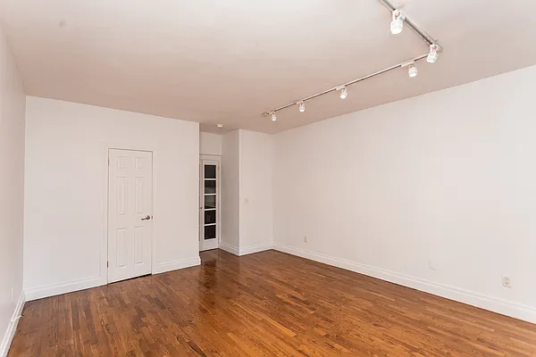 Rented by Blip LLC | media 3