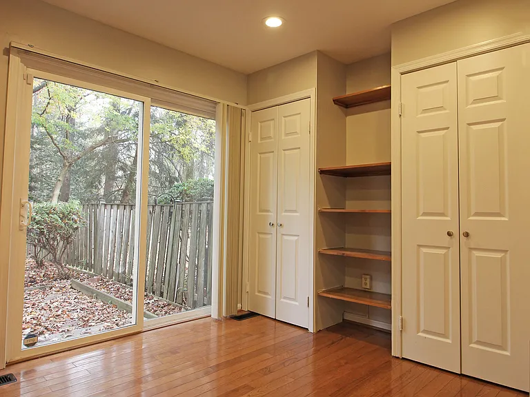4427 Holly Ave — Photo 9