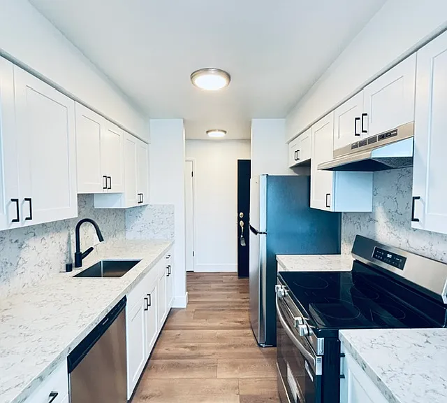 465 Kelly Ave #E — Photo 3