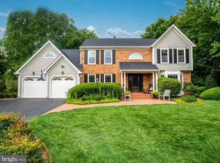 6100 Saddle Horn Dr, Fairfax, VA 22030