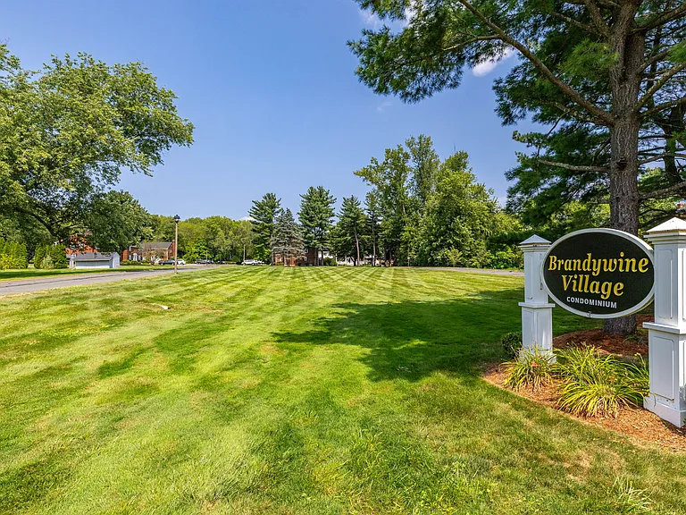 26 Brandywine Ln — Photo 3