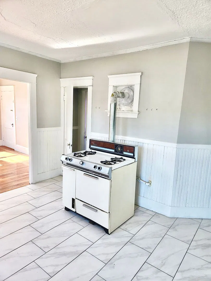120 Curtis Street — Photo 2