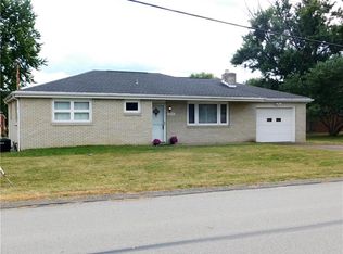 5286 Center Dr, Latrobe, PA 15650