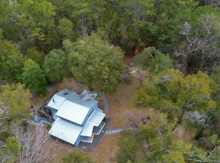 32 Lainey Ln, Crawfordville, FL 32327