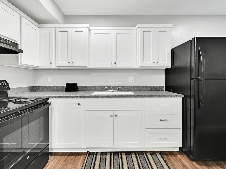 Jefferson Avenue Apartments — Photo 31