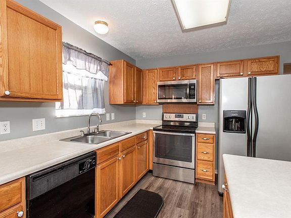 4th image of 9610 Fallsridge Ct