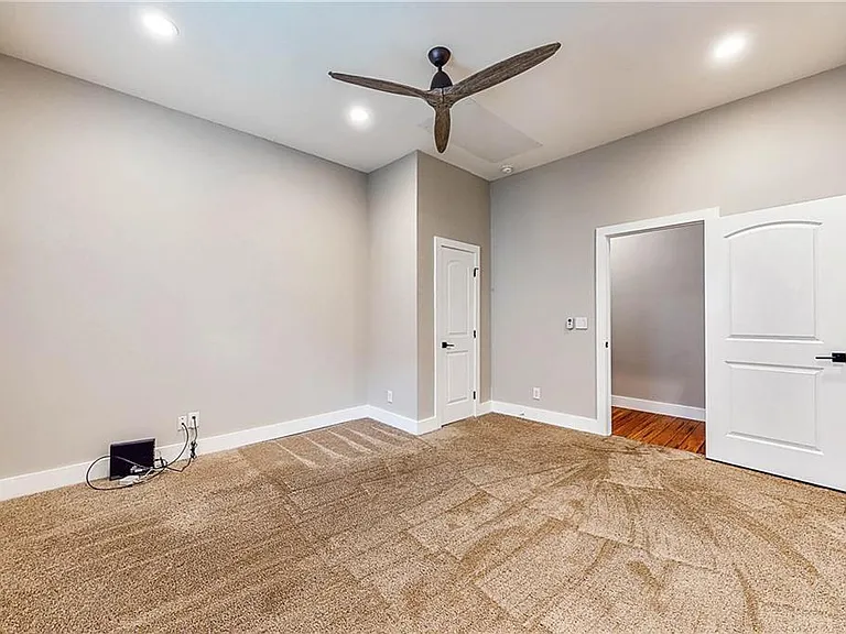 1130 Larosa Ter SW — Photo 15