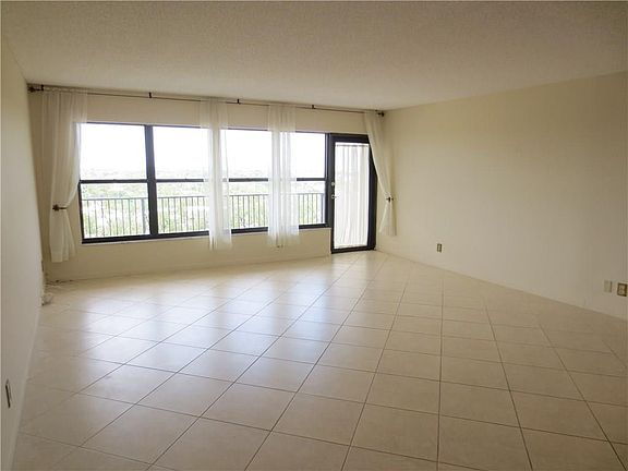 3rd image of 3200 Port Royale Drive #1108