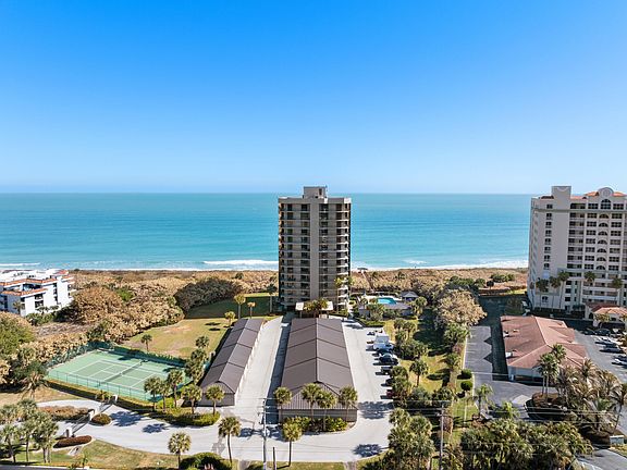 5th image of 4000 N Highway A1a #901