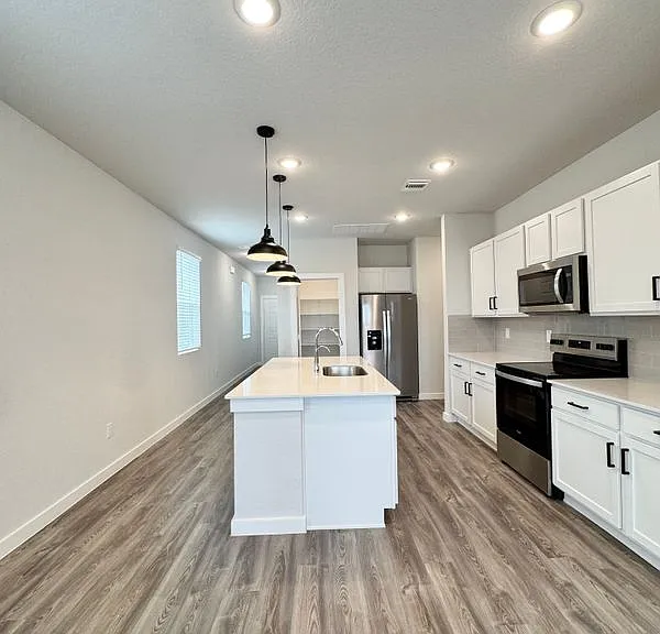 14702 Emerio Dr — Photo 2