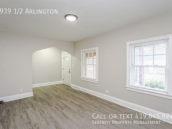 4th image of 1939 1/2 Arlington Ave