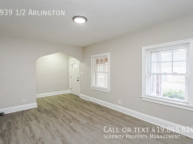 1939 1/2 Arlington Ave — Photo 4
