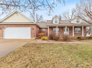 507 Log Cabin Rd, Farmington, MO 63640