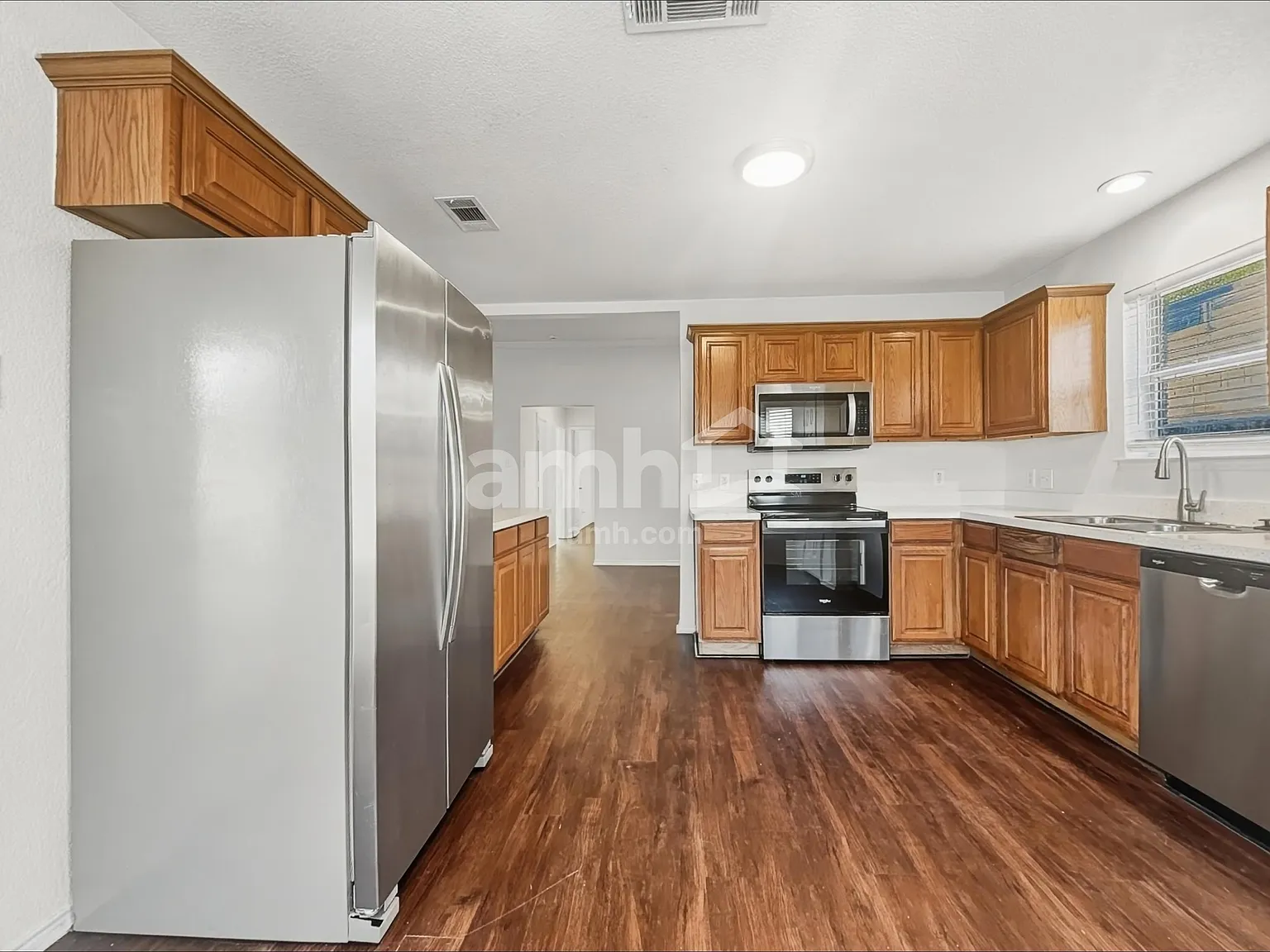 4 bed, 2.0 bath, 1772 sqft, $2,095 — Photo 3