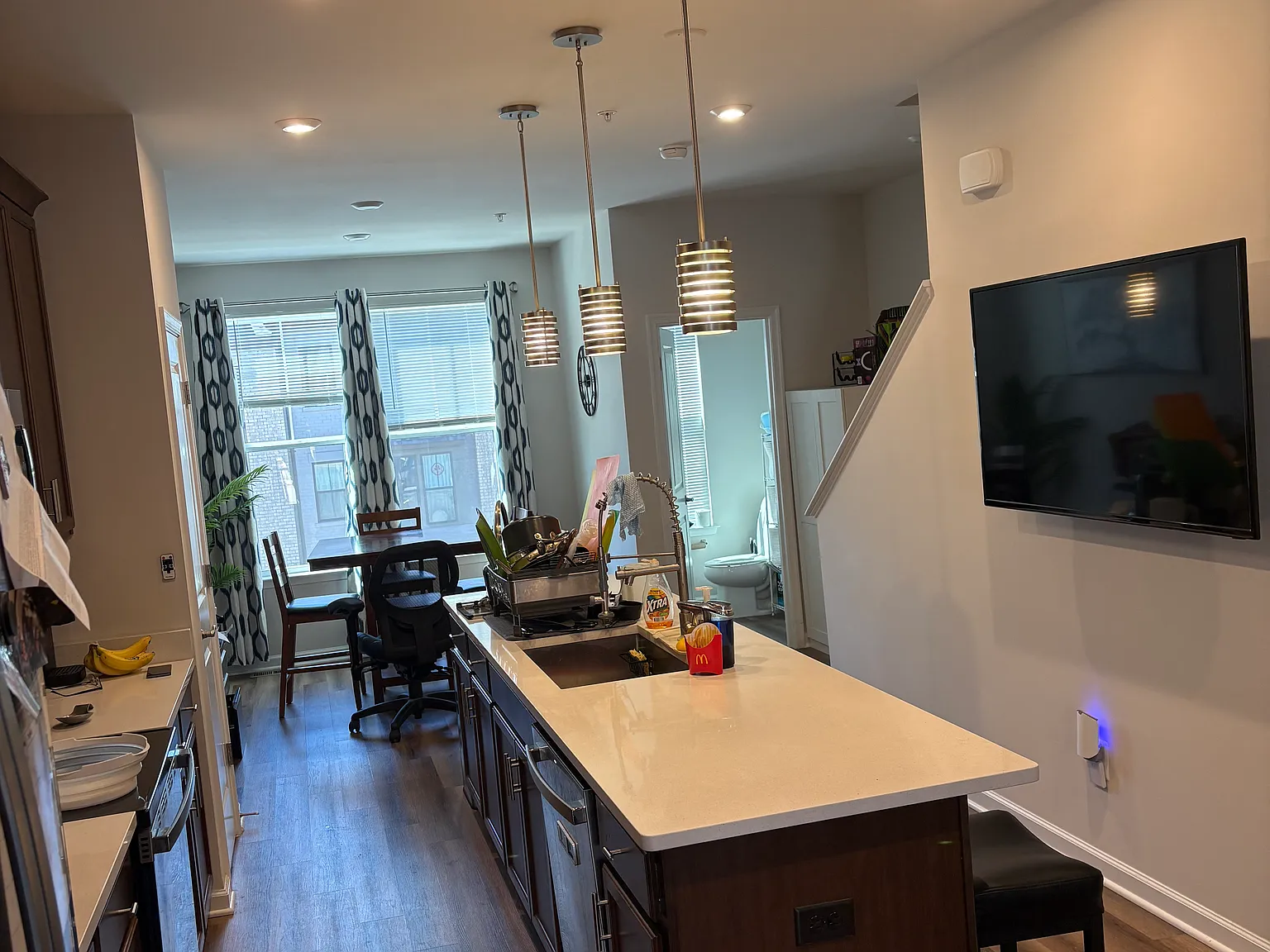 4 bed, 2031 sqft, $1,100 — Photo 3